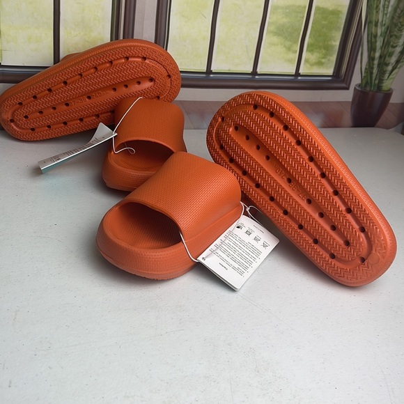 Mesh Beach Comfy Anti-Slip Pillow Slides - Picture 4 of 4